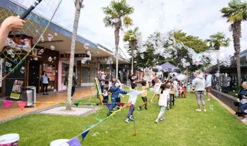 Kids Take Part In Northcote Easter Treasure Hunt
