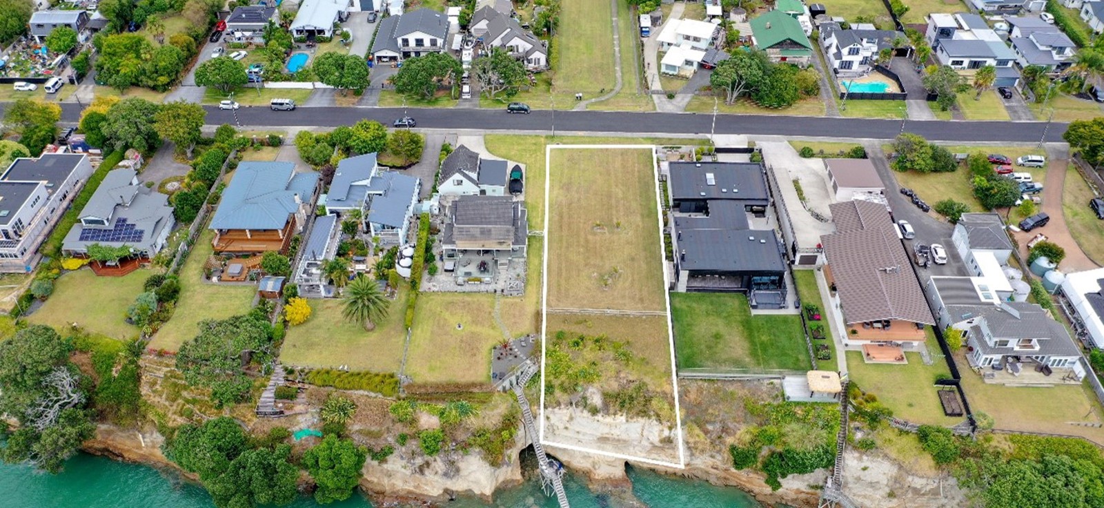 39 Pohutukawa Road, Beachlands