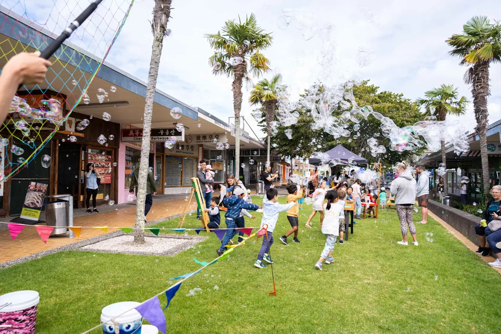 Kids Take Part In Northcote Easter Treasure Hunt6